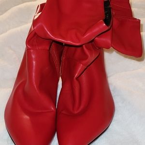 Comfortview Red Ruched Size 9.5W boots